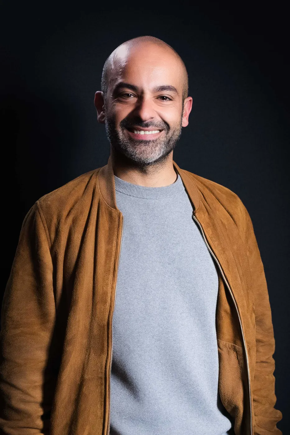Portrait professionnel en extérieur — Olinfact Production Le Mans